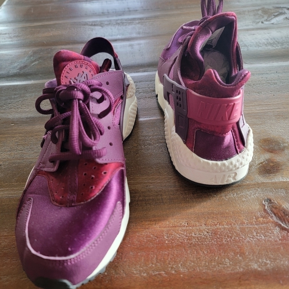 NIKE AIR Huarache Run Mulberry  Fuchsia Color Women's Sneakers Tennis Shoes Sz 9 - Picture 2 of 4